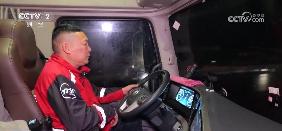 智能卡车与自动分拣快递物流实现“智慧”加速