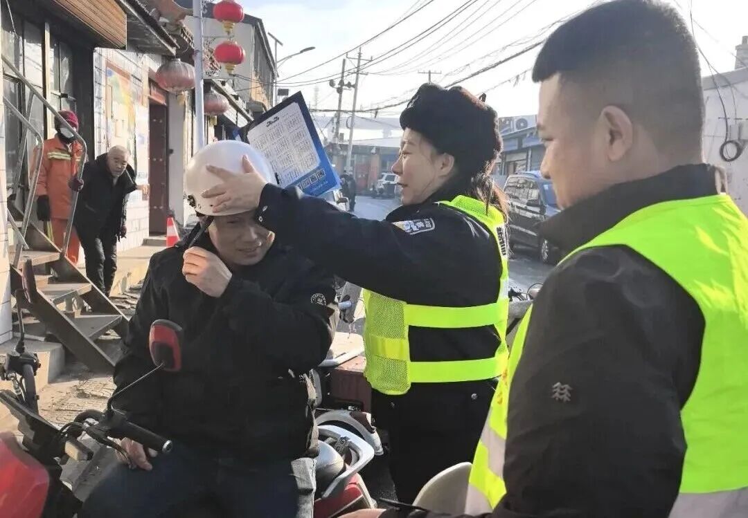 冬季交通安全宣传忙，多方合力防事故，杜绝违章高发