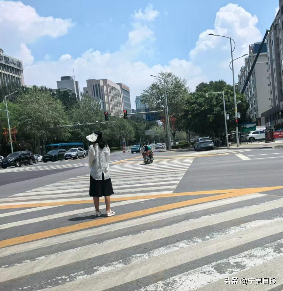 电动自行车违章高发原因调查,交通乱象亟待整治