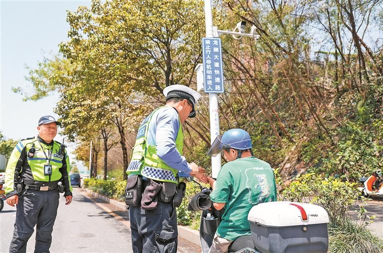 深圳交警开展电动自行车违法整治，快速路禁行违规将被查扣