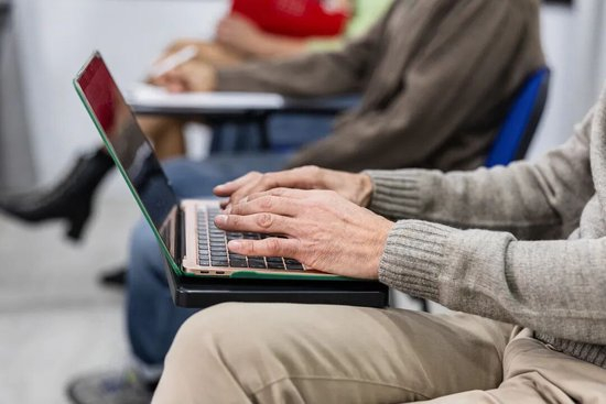 50到80岁老人开启熟龄留学,追寻精神丰盈与自我价值