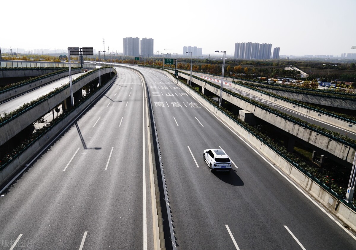 疫情快速扩大下,防控政策两大阵营观点及背后原因分析