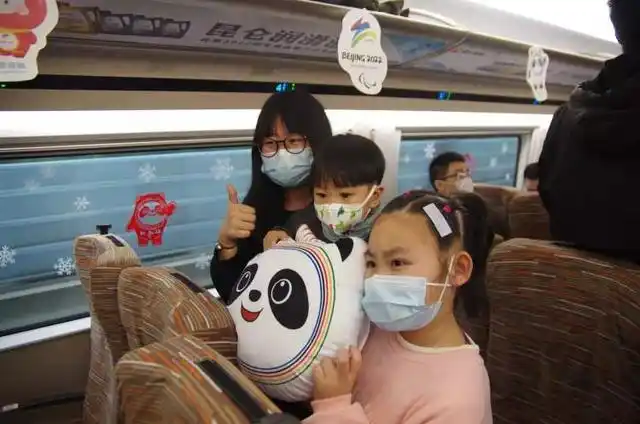 上海虹桥至北京南站列车,带你体验冬奥视听盛宴与纪念品活动