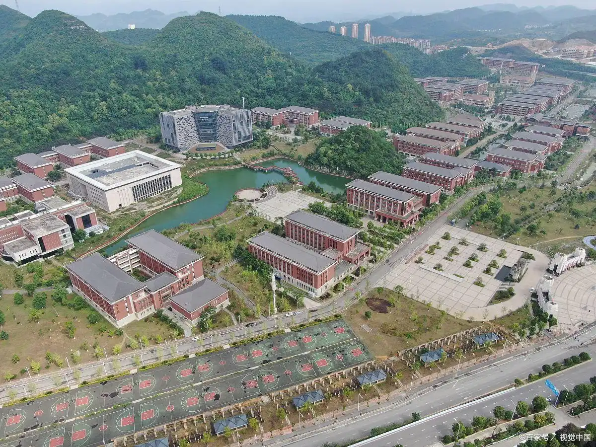 大学为何多建在郊区?占地面积大、数量增多是主因