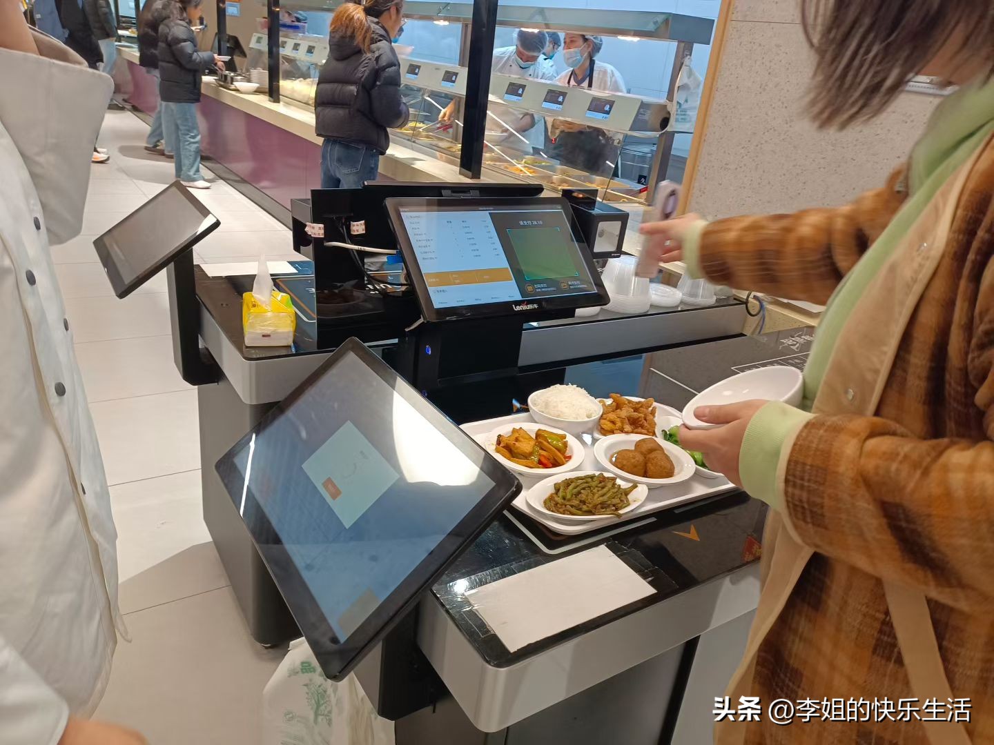 南开大学第三食堂:智能与烟火气交织,尽显人文温度