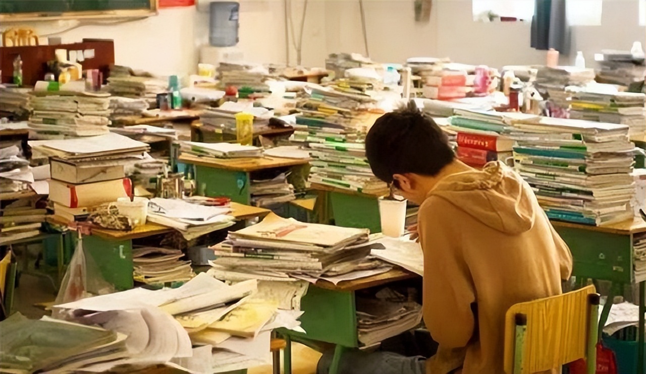 高考满分考入清华的何碧玉与山东男孩,为何选择不同的道路?