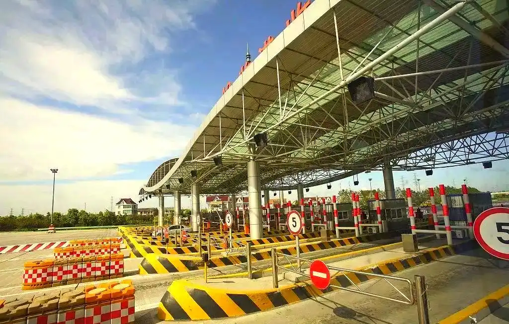 高速收费站暗藏扣分罚款潜规则,车主务必警惕