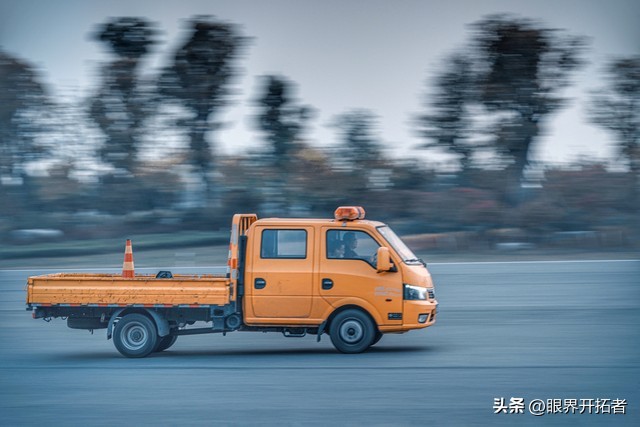 高速救援新政!拖车换胎搭电送油全免费